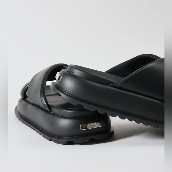 LONZA Ramona Black Flat Sandal Women’s US size 9 - Picture 3 of 11